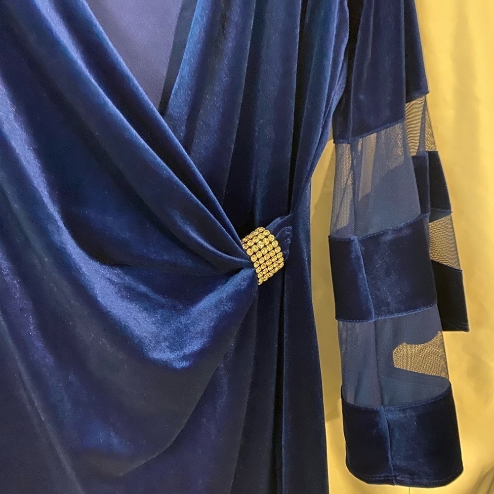 Dress - Picture 5 of 5